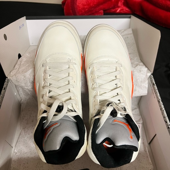 Shattered backboard 5’s - Picture 2 of 6